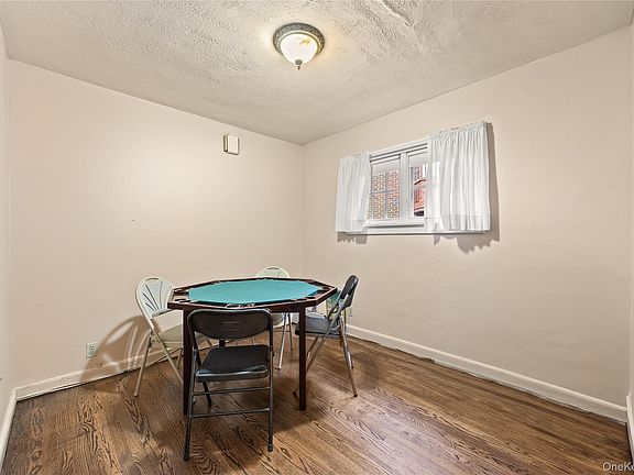 4th image of 378 Beverly Road