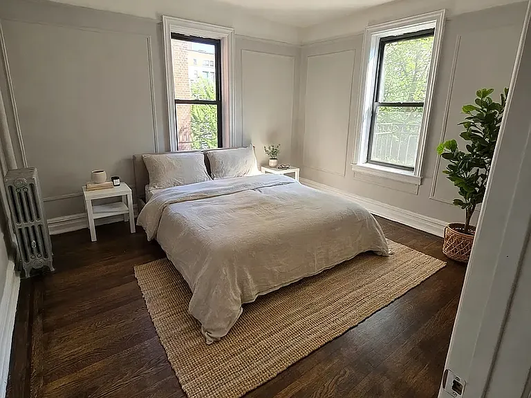 250 Ocean Pkwy #2H — Photo 4