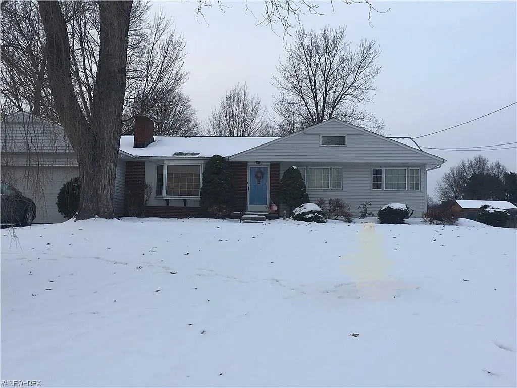 89 E Garwood Dr photo 1