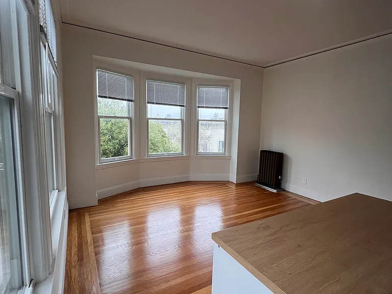 2280 Pine St #205 — Photo 2