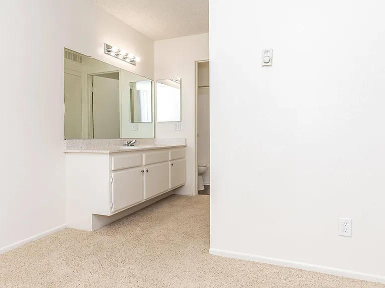 Eastwood Apartment Homes — Photo 34