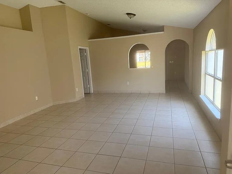 12747 Parkbury Dr — Photo 10