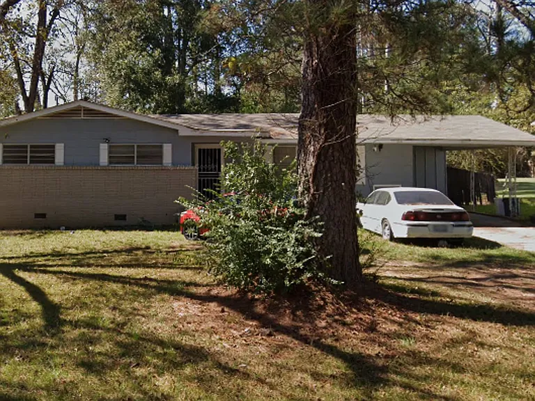 427 McDowell Park Cir — Photo 1