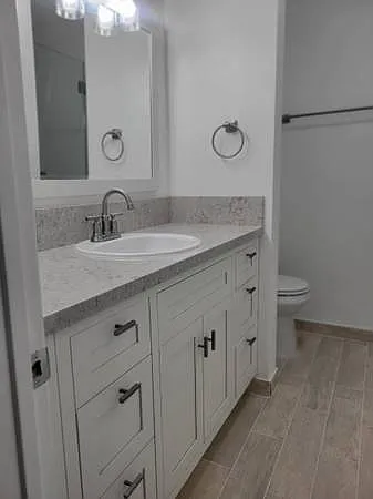 Empire Apartments — Photo 6