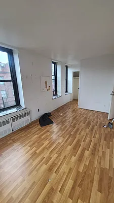 Rented by AYD Realty Inc | media 3