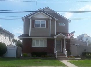 31 Buchanan St, Freeport, NY 11520