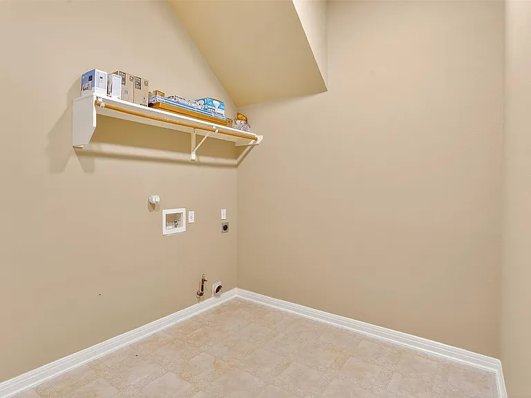 15136 Thatcher Dr — Photo 37