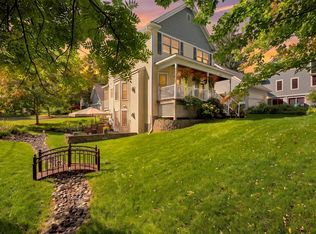 1402 4th St N, Stillwater, MN 55082