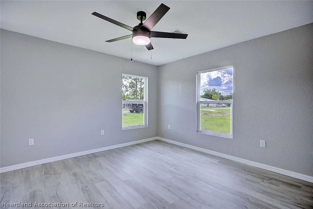 3 bed, 2.0 bath, 1025 sqft, $1,850 — Photo 4