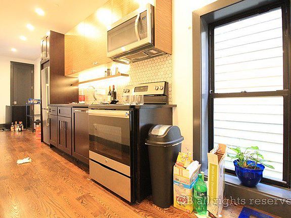 5th image of 133 Woodbine St #202