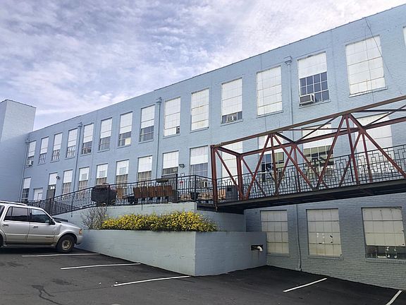 2nd image of 1417 Kemper St APT 324