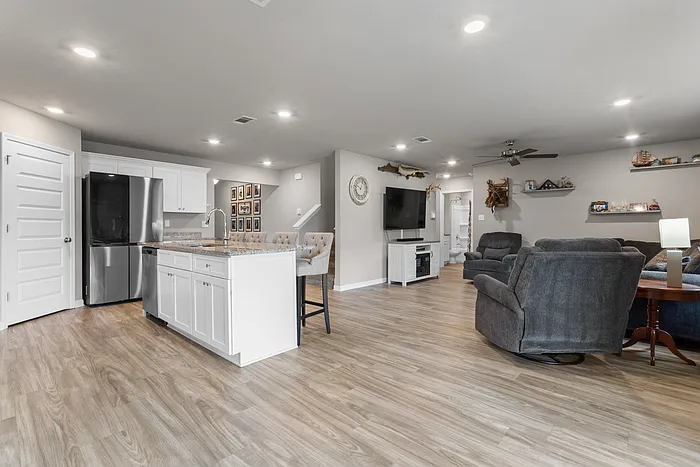8588 Palmetto Dr — Photo 16