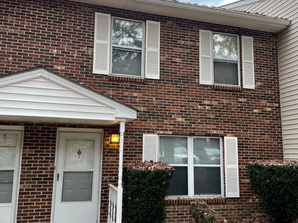 203 Janie Ln, Blacksburg, VA 24060