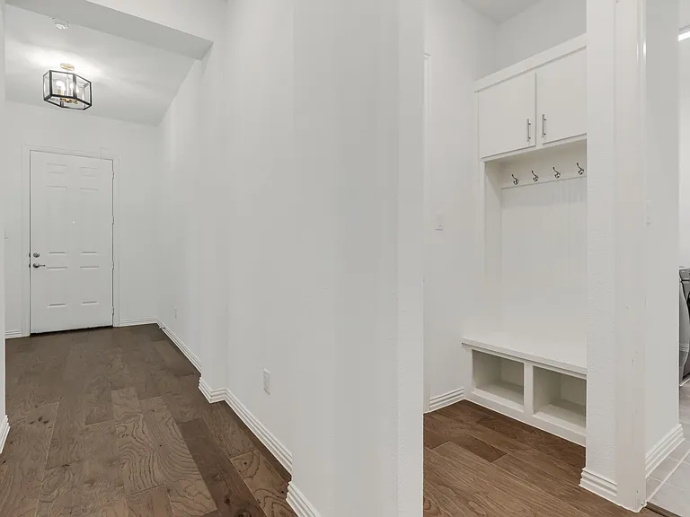 8308 Pine Valley Dr — Photo 6