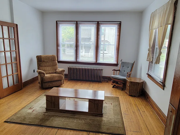 302 E Prospect St — Photo 9