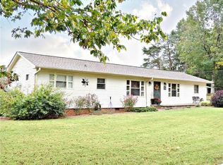 1427 Robin Rd, Newton, NC 28658