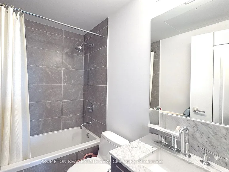 3 Gloucester St #1206 — Photo 16