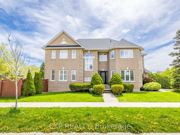 2137 Frontier Dr, Oakville, ON L6M 3S3