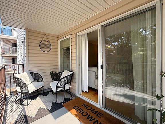 4th image of 12050 15th Avenue NE #301