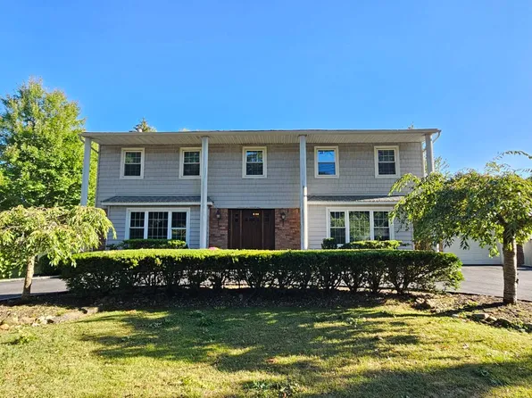 1420 Pulaski Rd, East Northport, NY 11731