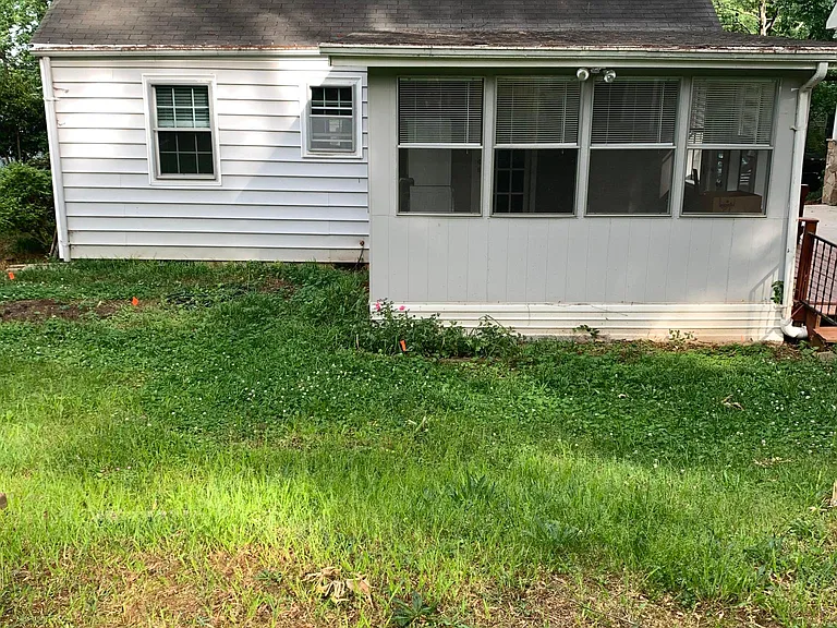 310 Bickett Blvd — Photo 12