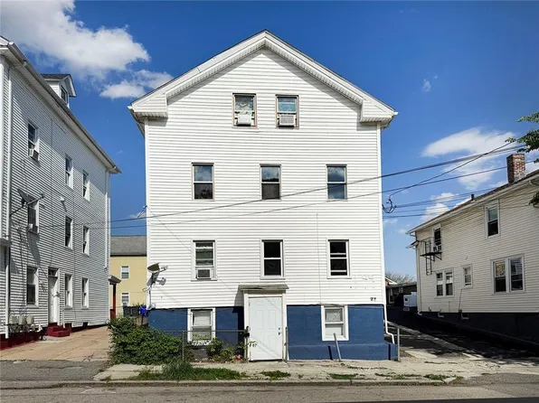 77 Julian St, Providence, RI 02909