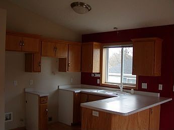 4th image of 700 6th Ave N