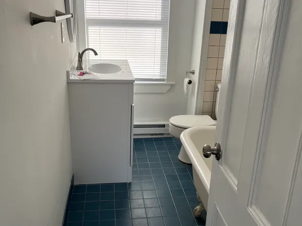 1 Front St, Greenport, NY 11944