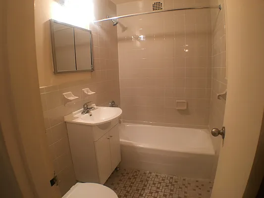 Rented by Kew Forest Realty Inc | media 12