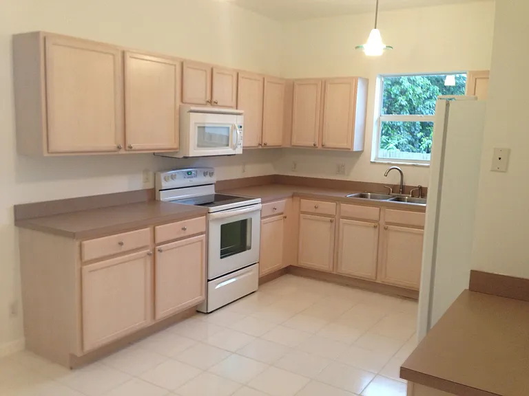 1731 Lavue Ave — Photo 4