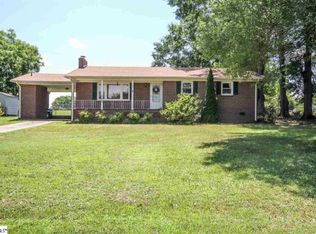 102 Woodfield Dr, Williamston, SC 29697