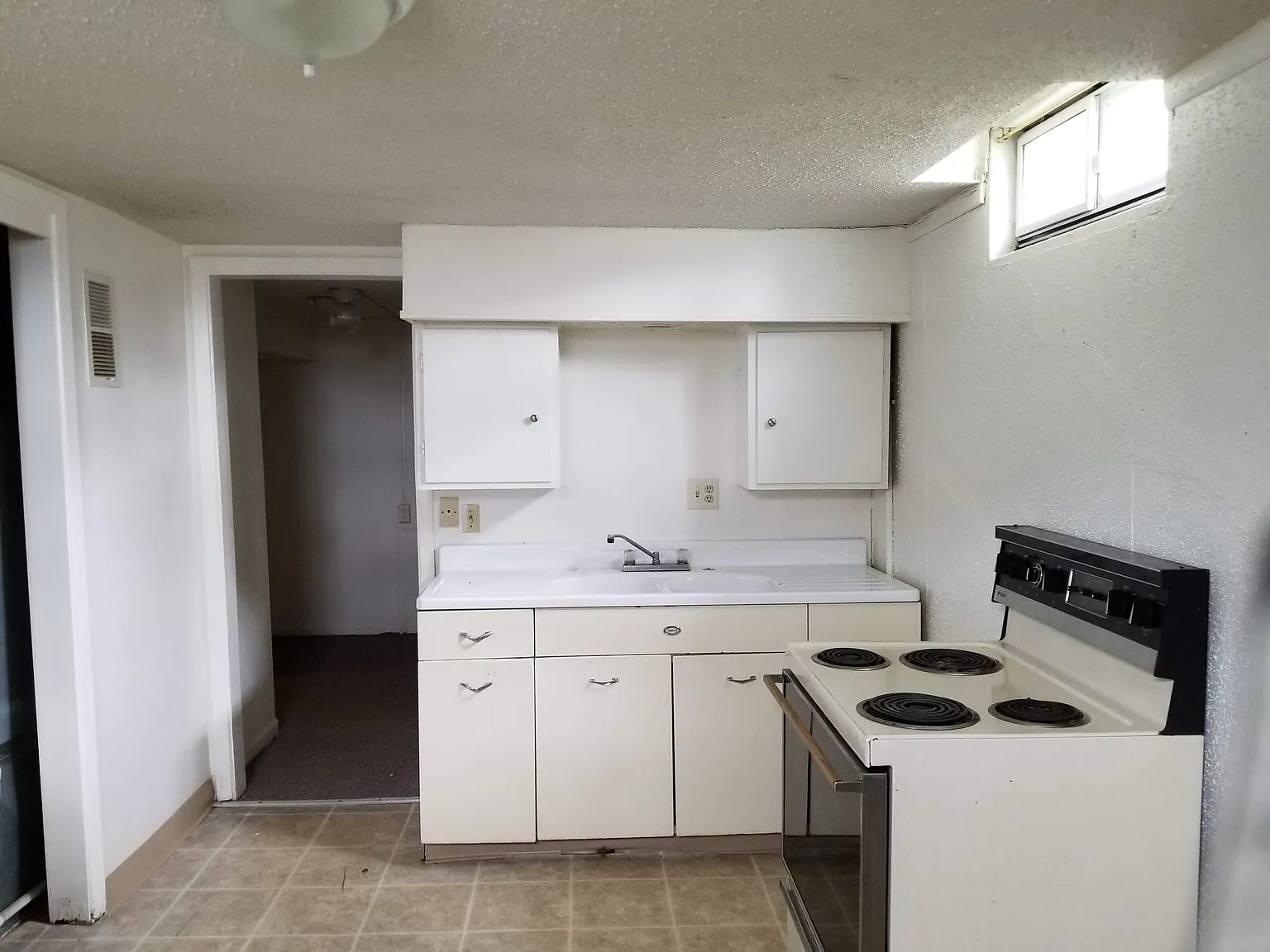 1208 Beverly St — Photo 3