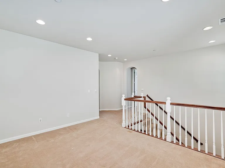 104 Alden Ct — Photo 21