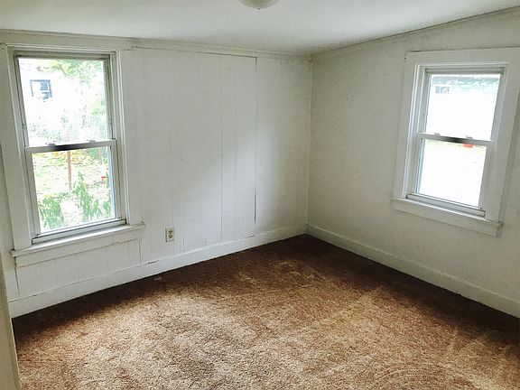 3rd image of 331 Schenck St #3