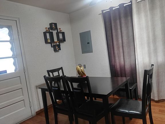 5th image of 2623 Urmston Ave