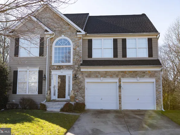 8047 Flora Ln, Pasadena, MD 21122