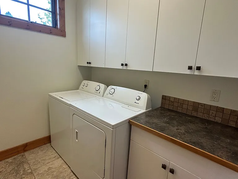 1524 Roosevelt Ave — Photo 11