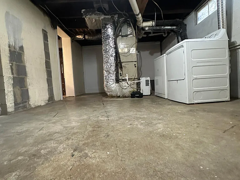 115 S Cedar St — Photo 16