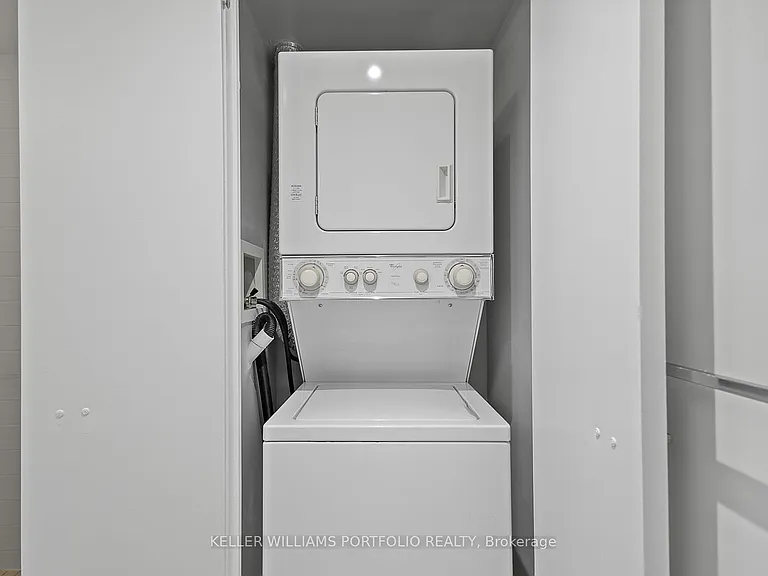 21 Nelson St #605 — Photo 23