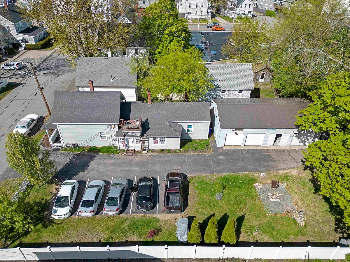 Building Photo - 10 Arbor St #3