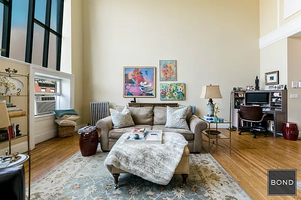 Rented by Bond New York | media 32