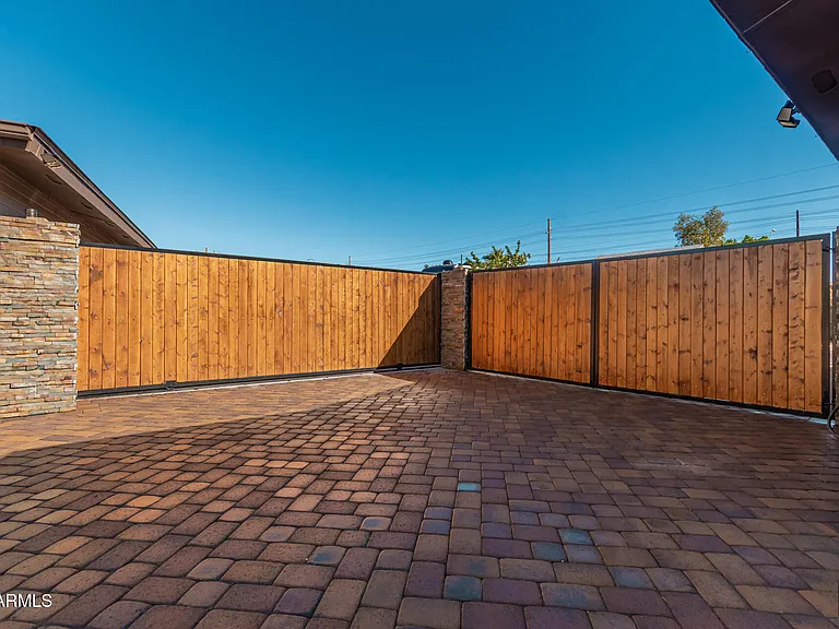849 N 67th Pl — Photo 37