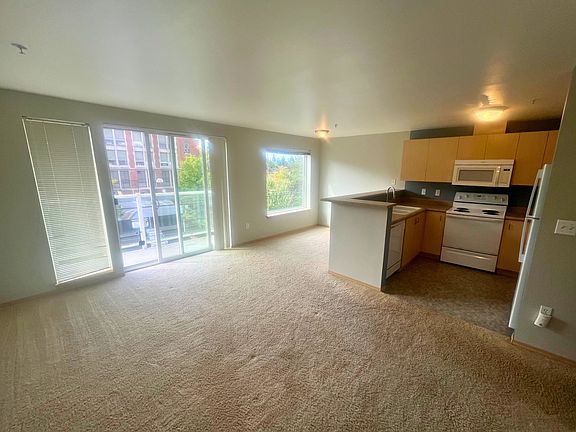 4th image of 5200 Roosevelt Way NE APT 402