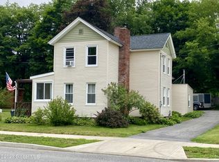 121 Pine St, Corinth, NY 12822