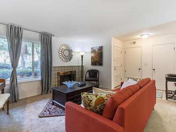 4th image of 1021 Cumberland Pl