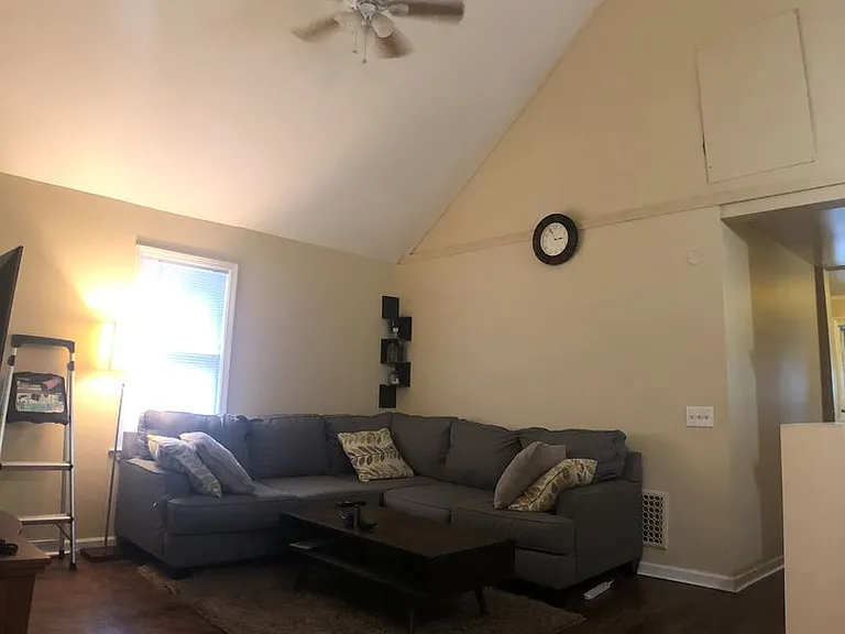 777 South Avenue — Photo 3