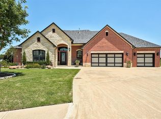 209 Saint Claire Dr, Edmond, OK 73025
