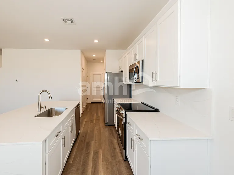 8732 Begonia Ct — Photo 3