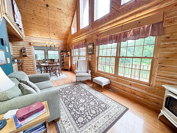 3rd image of 34002 Fiske View Dr