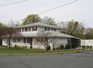 121 S 4th St, Bally, PA 19503